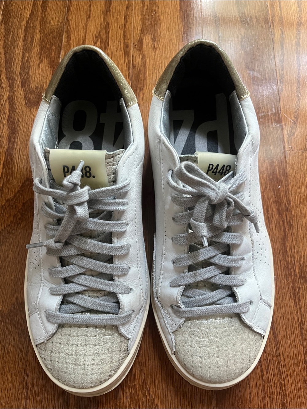 P448 Women’s  Low-Top Sneakers in Light Gray with Gold Heel Accent